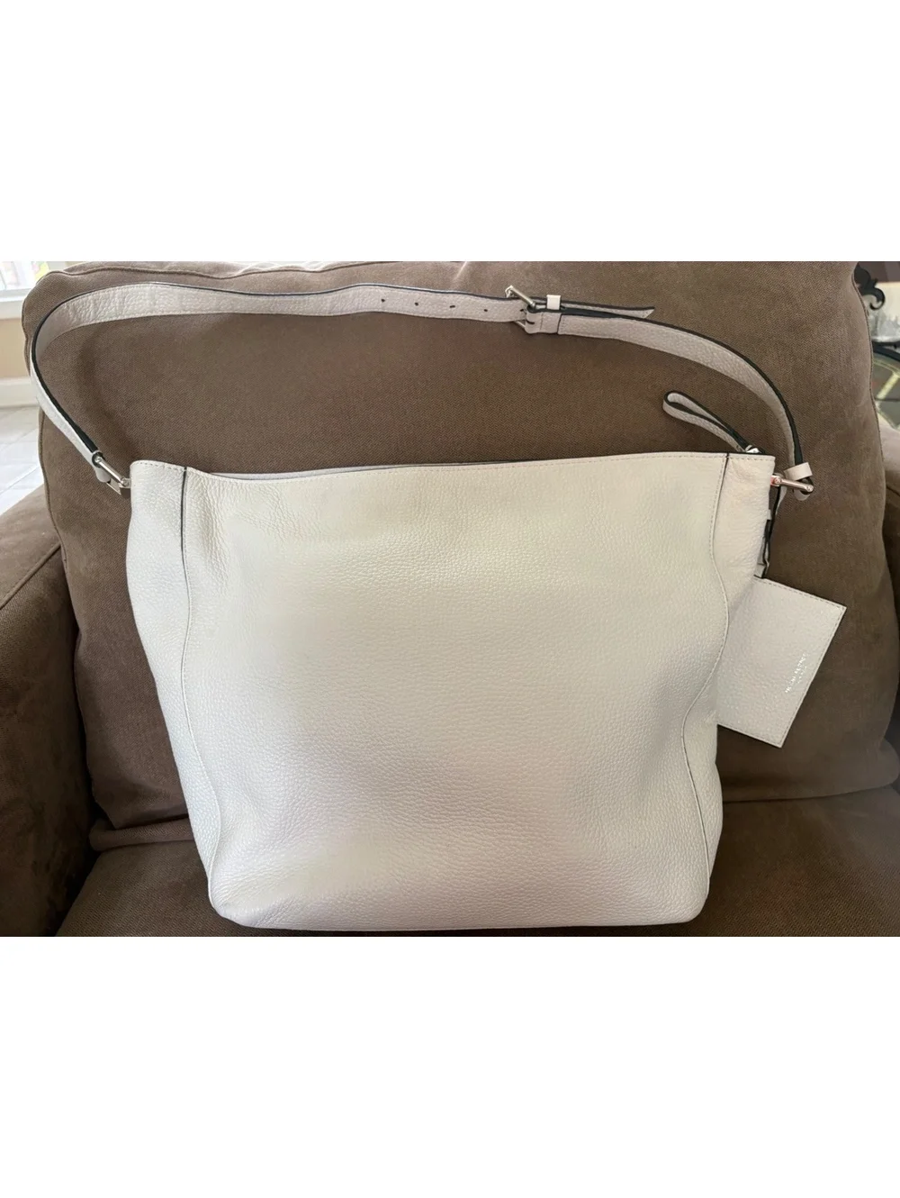 HENRI BENDEL WHITE PEBBLED LTHR LARGE HOBO SHOULDER BAG SILVER HARDWARE ZIP TO